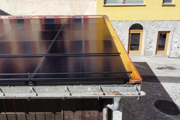 fotovoltaico tetto lamiera rame airolo dettaglio incasso