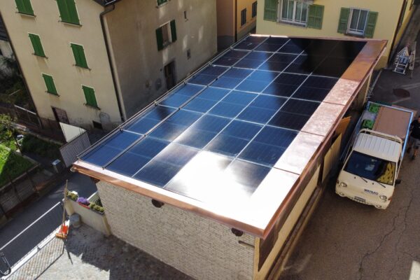 fotovoltaico tetto lamiera rame airolo incasso riflesso sole